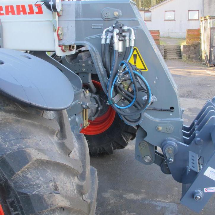 Claas - Pin & Cone Quick Hitch